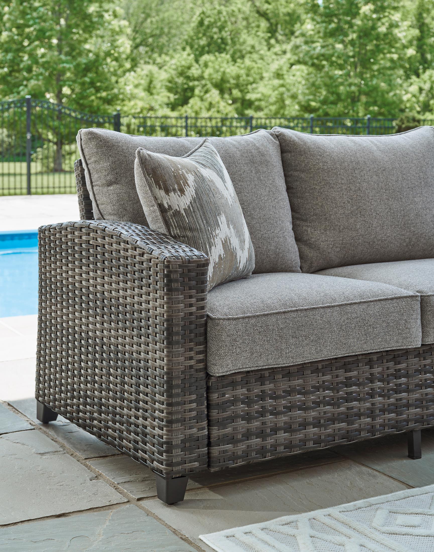 Oasis Court 4-Piece Outdoor Set