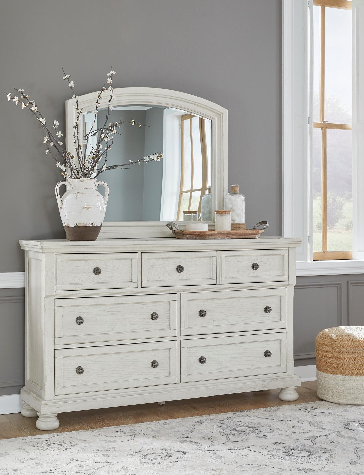 Robbinsdale 7 Drawer Dresser and Mirror