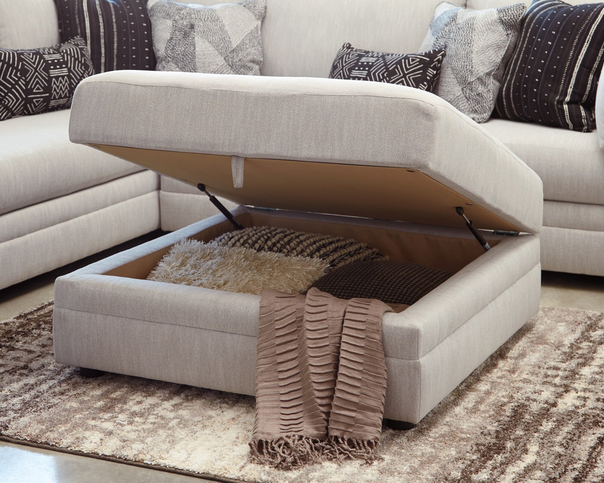 Neira Ottoman with Storage