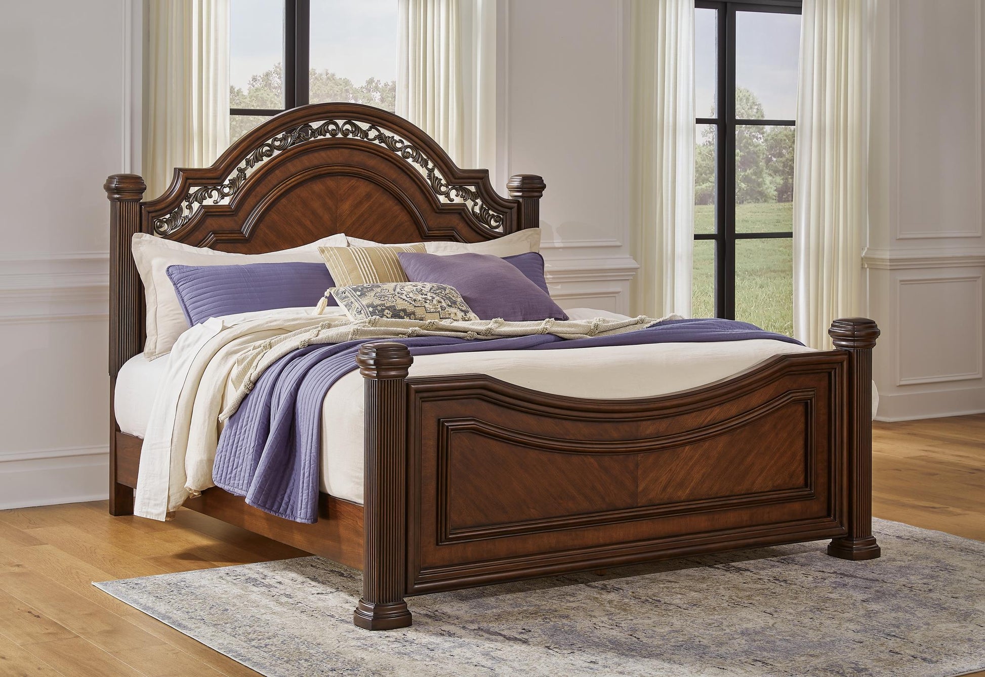 Lavinton Poster Bed