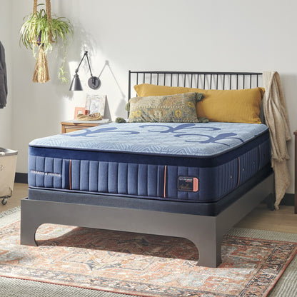 Stearns & Foster Lux Hybrid Firm Queen Mattress